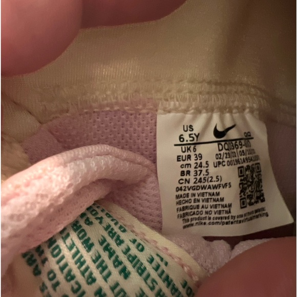 Nike Blazers - Picture 4 of 5